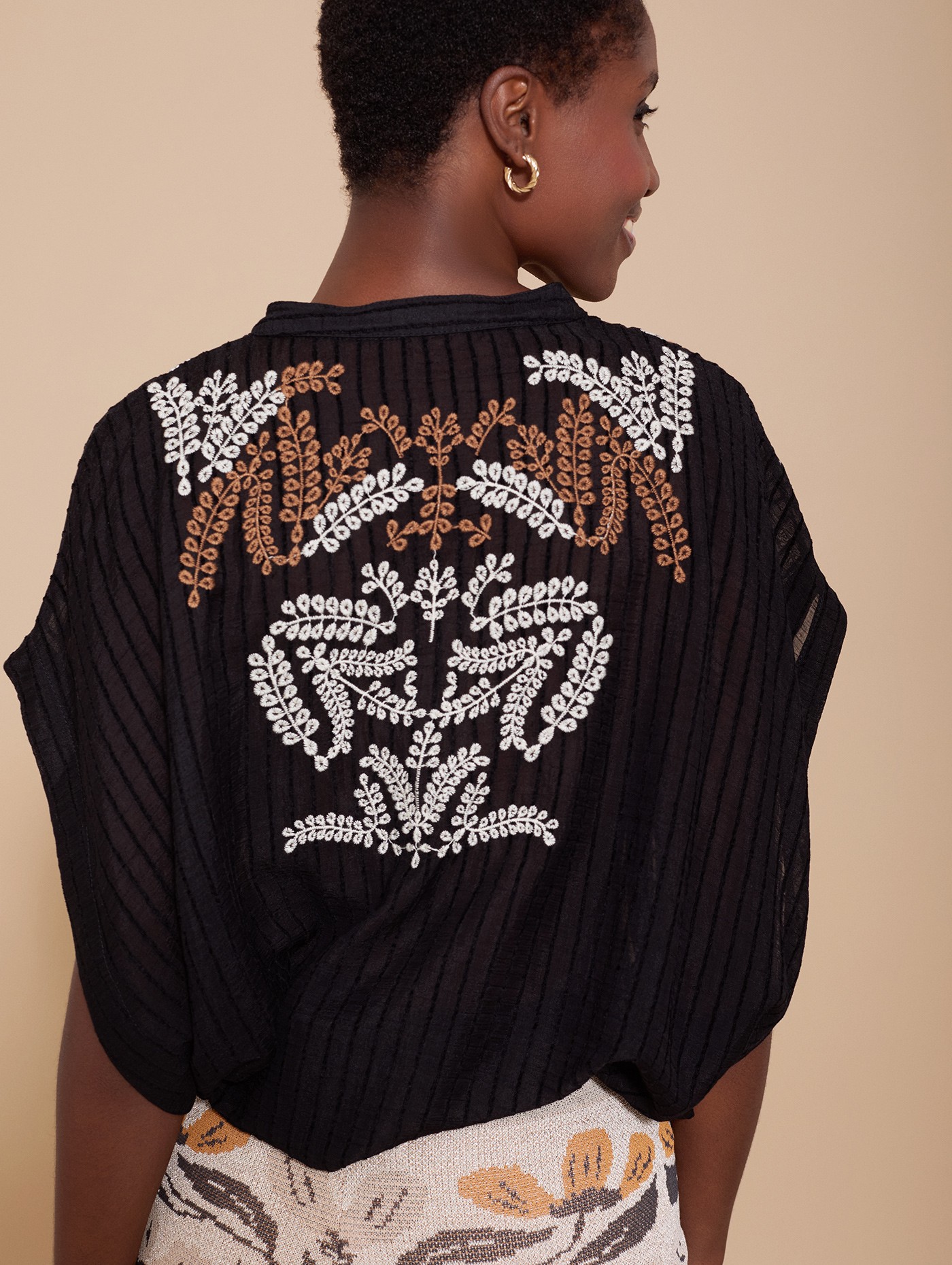 Oversize embroidered blouse 3