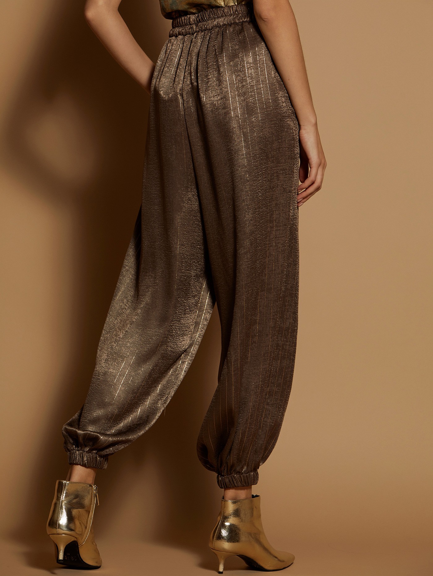 Baggy trousers with lamé fabric 3