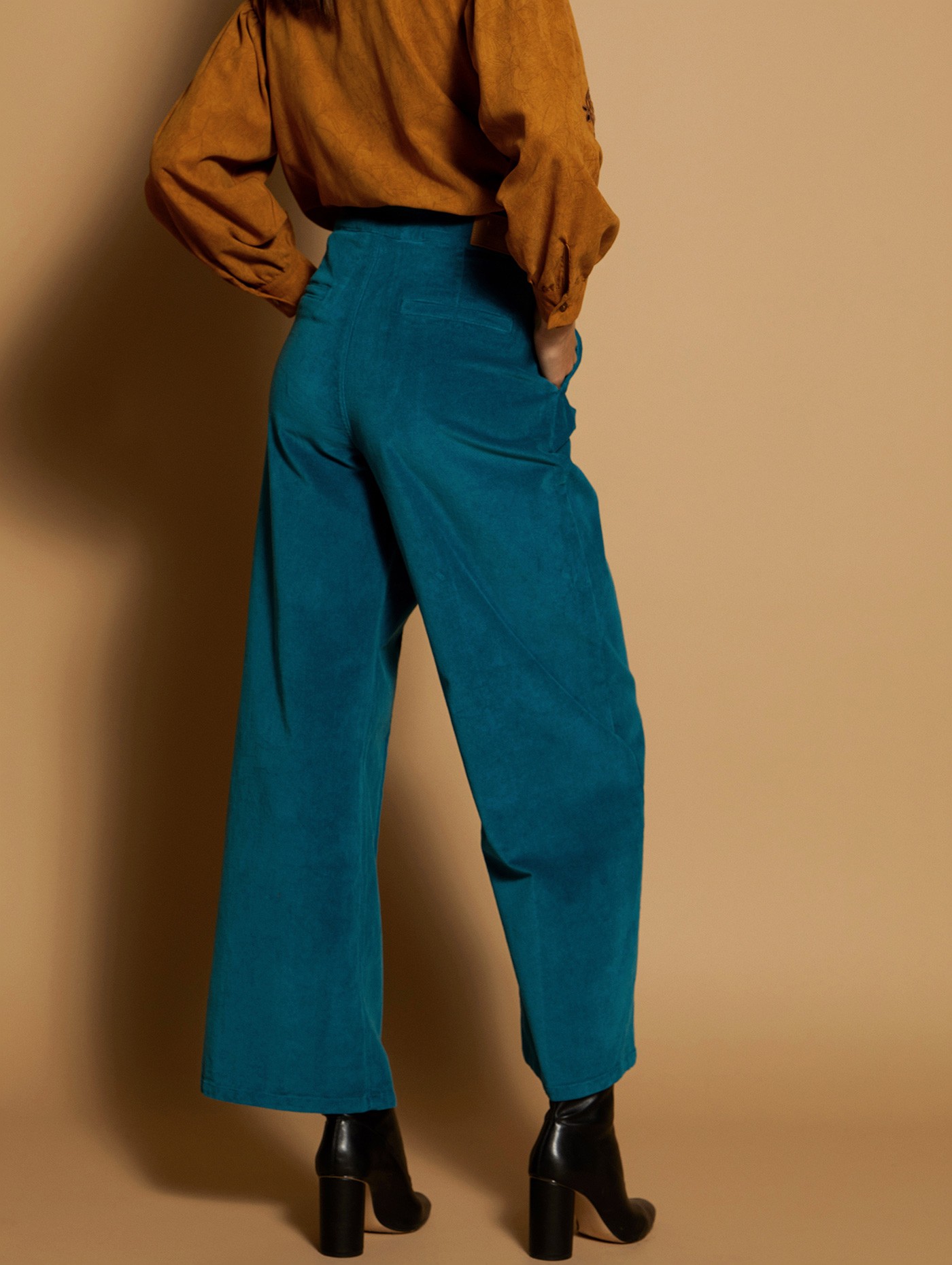 Velvet effect trousers 2