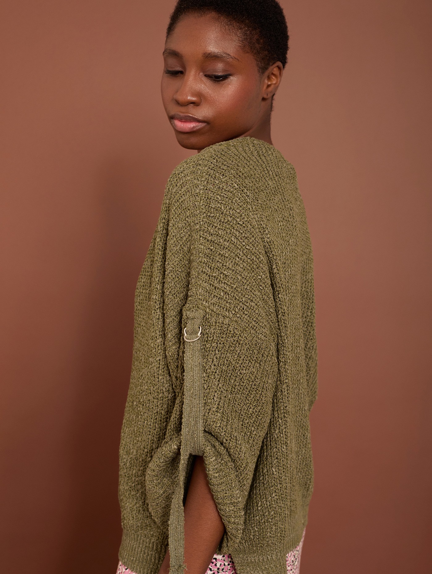 Oversize jumper with buckle 3