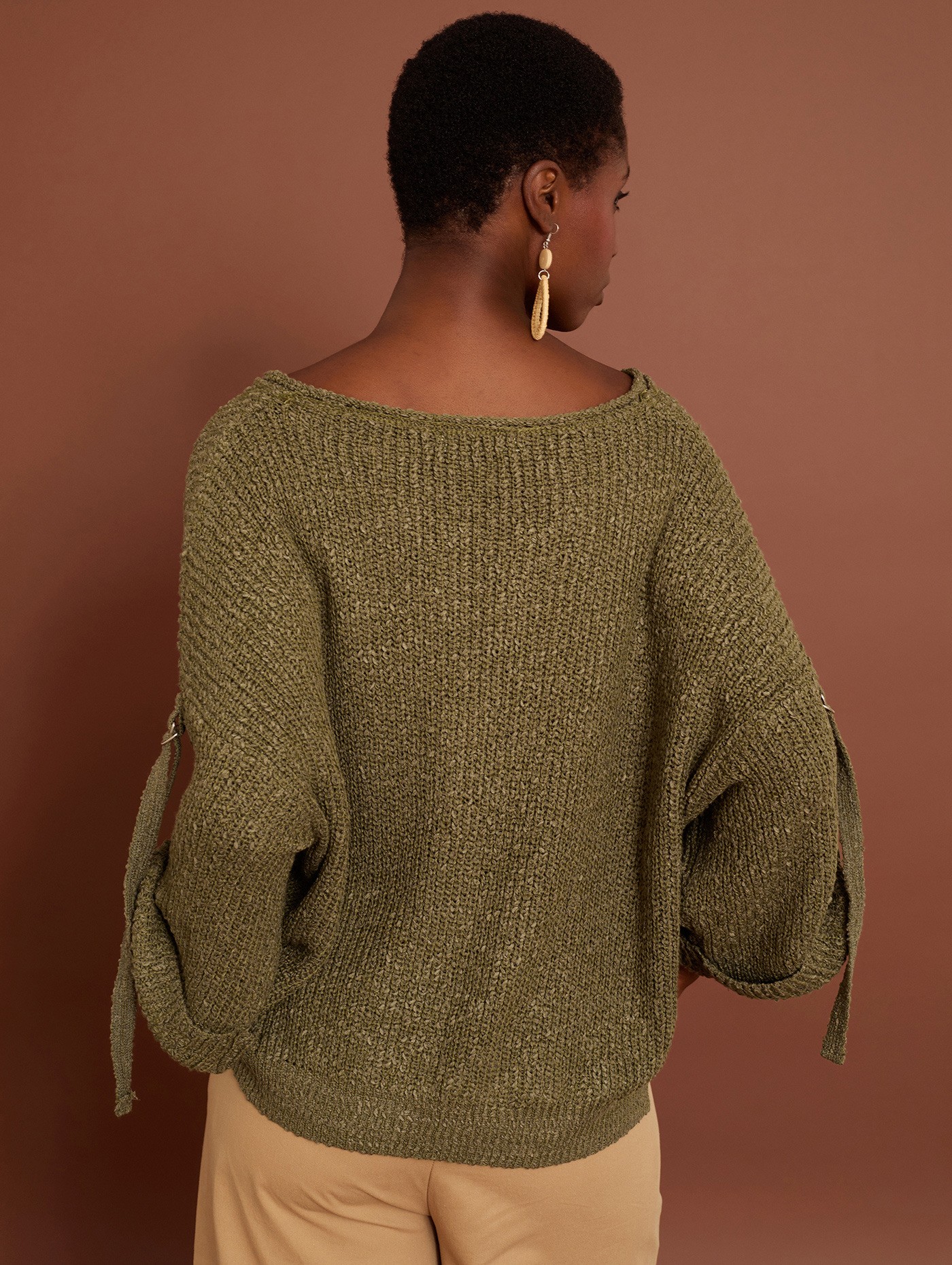 Oversize jumper with buckle 5