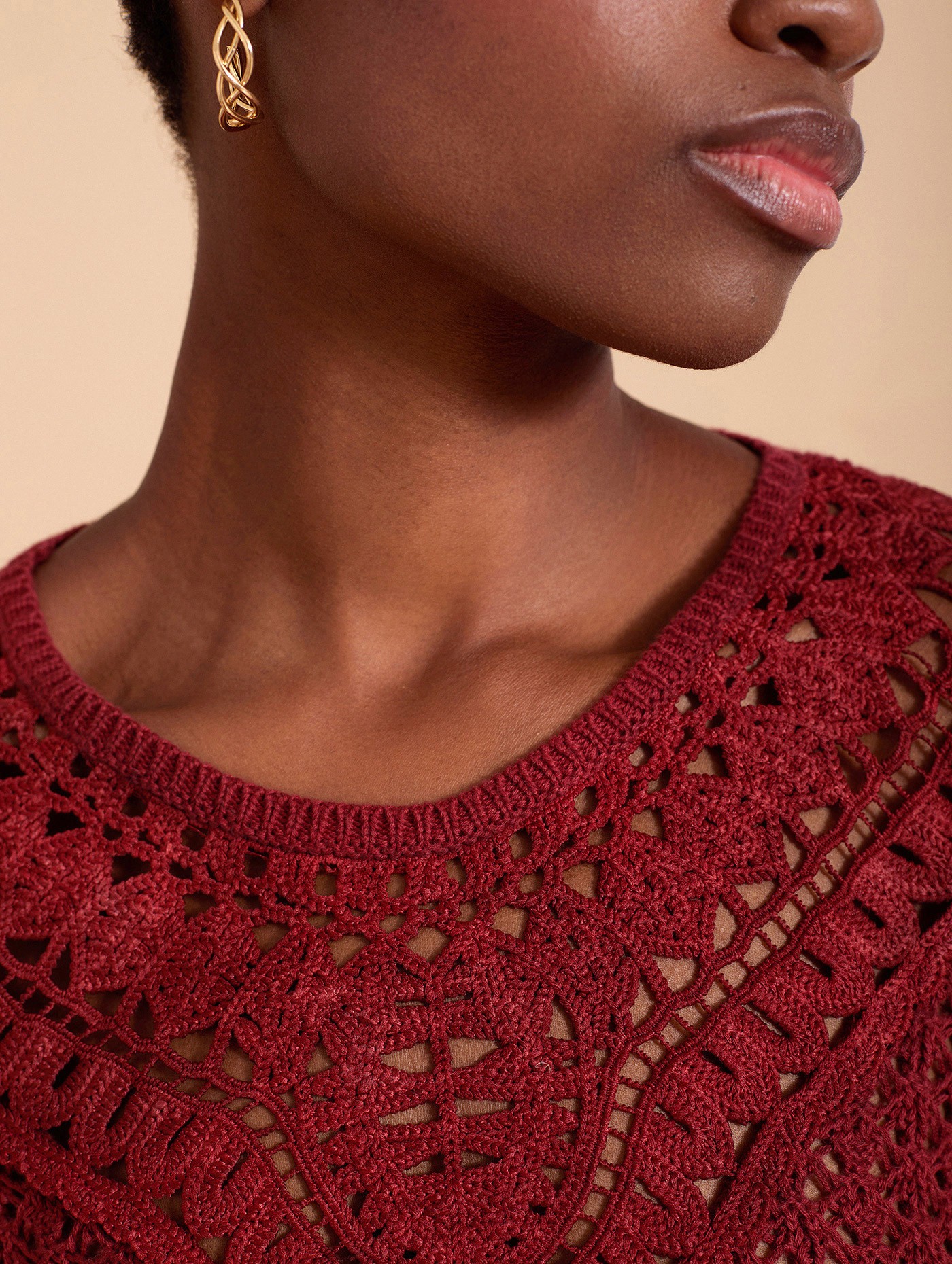 Openwork jumper with guipure collar 2