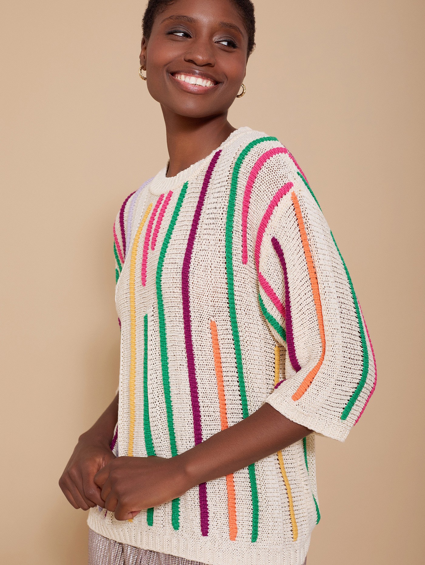 Short-sleeved knitted jumper with multicolor stripes