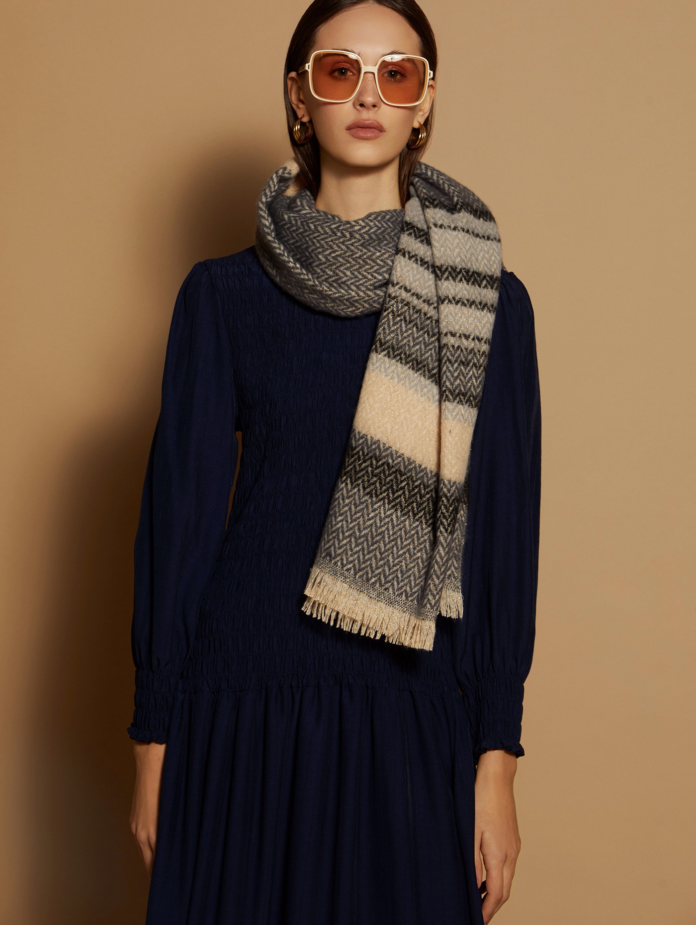 Herringbone scarf with lurex 1