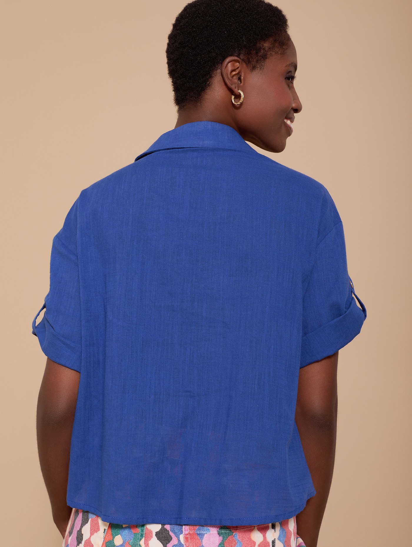 Cotton shirt with contrast embroidery 2