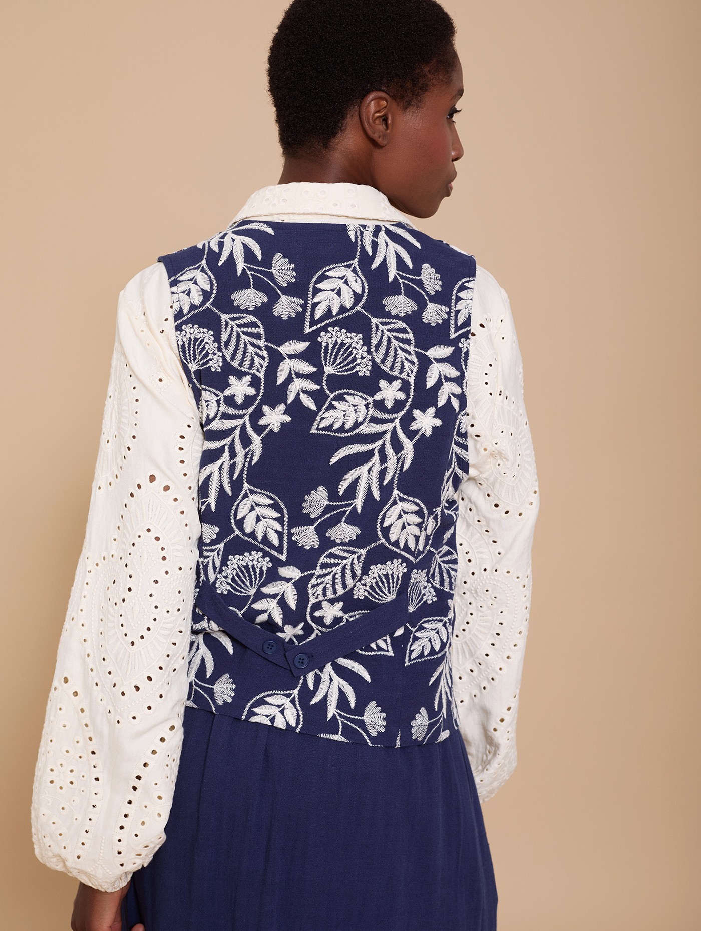 Floral embroidered waistcoat 2